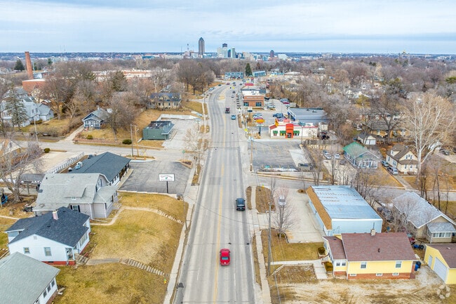 Greater South Side is a short drive from Downtown Des Moines.