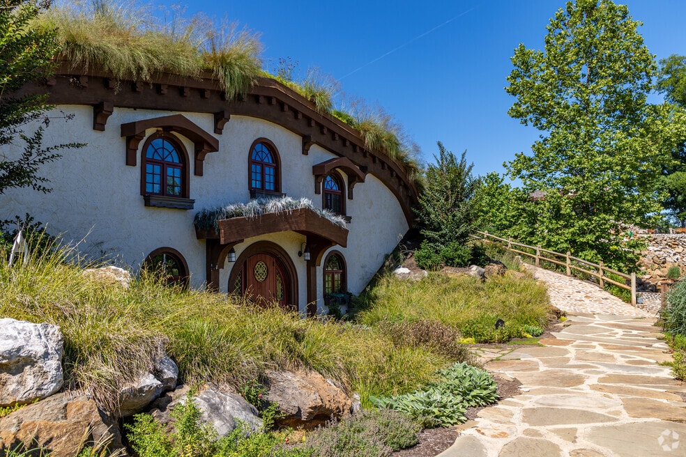 Grandview-Whites Village