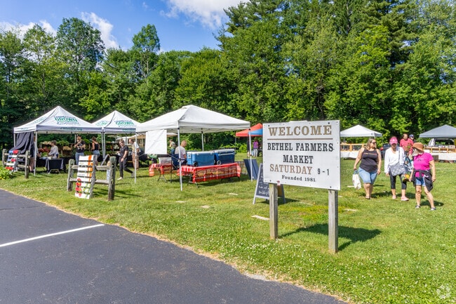 Shop for organic products at the Bethel Farmers Market in Bethel, CT.