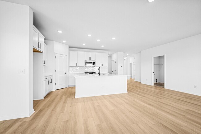 2995 Trinity Dr, Shakopee, MN 55379 - photo 4