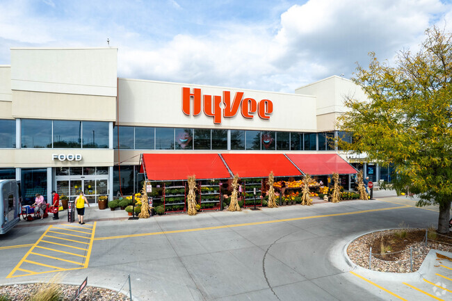 Hy-Vee is a one-stop shop for all of your grocery needs in the Sunny Slope-Sunny neighborhood.