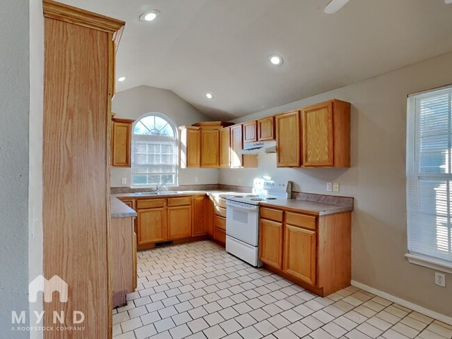 3945 W Maple St, Springfield, MO 65802 - photo 5