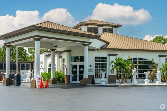 Many residents of The Reserve head over to Tutto Fresco for some Italian cuisine.