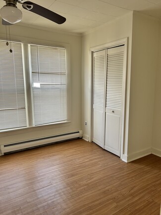 188 Oak St Unit 1, Lewiston, ME 04240