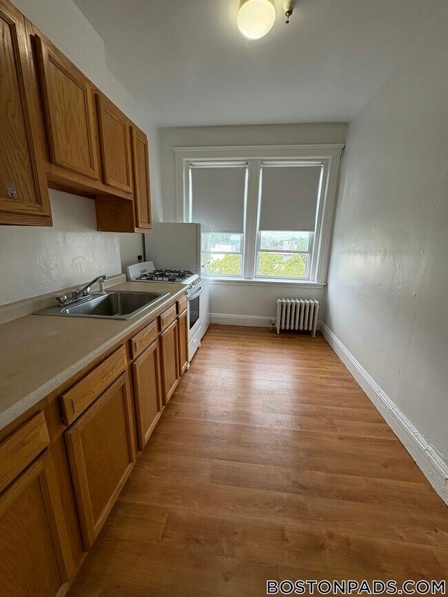 1687 Commonwealth Ave unit 34, Brighton, MA 02135 - photo 3