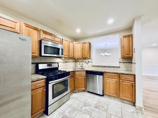 13 Cypress Ct, Trenton, NJ 08648