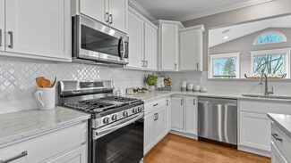 487 Walker Pointe Dr Unit 36463710, Commercial Point, OH 43116