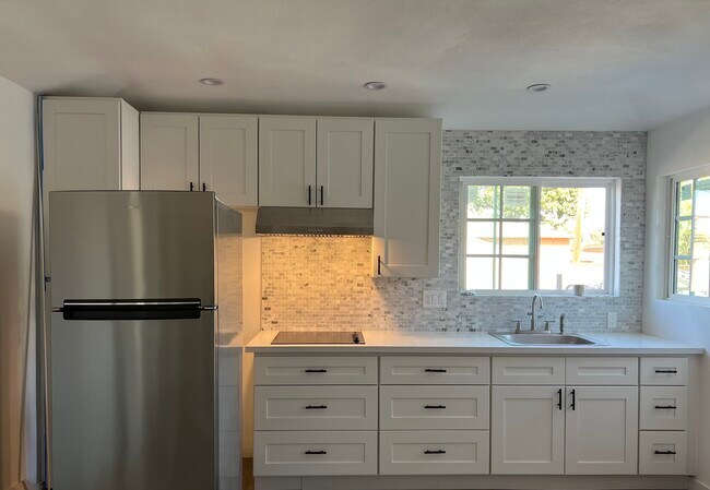 327 W D St unit 327.75, Wilmington, CA 90744 - photo 3