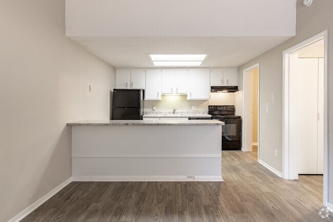 1BR, 1BA - 576SF
