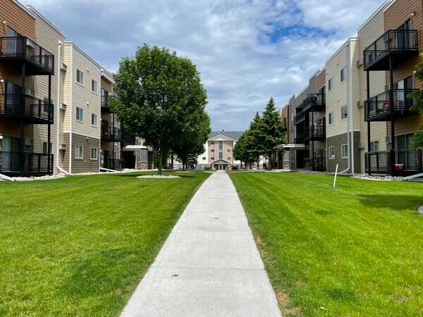 McEnroe Place Apartments, Grand Forks, ND 58201 - photo 4