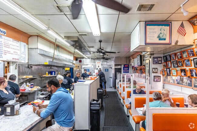 White House Subs, a historic Atlantic City favorite near Venice Park, serving since 1946.
