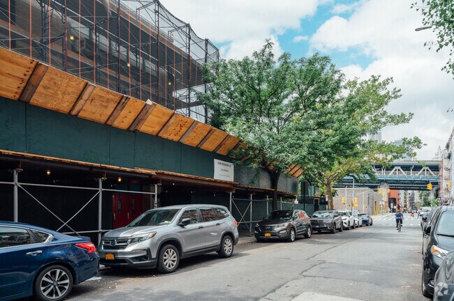 The student population of PS 2 Meyer London is 419.