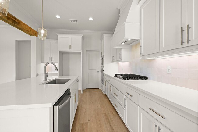 5141 Stonewater Dr, Gonzales, LA 70737 - photo 7