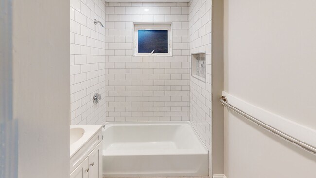 54 Alpha Rd unit 54 Alpha Rd 2, Dorchester Center, MA 02124 - photo 3