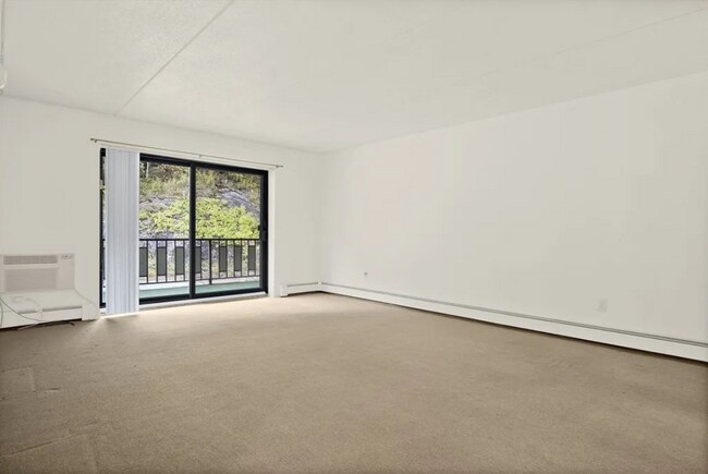 80 N Warren St unit 36, Woburn, MA 01801 - photo 3