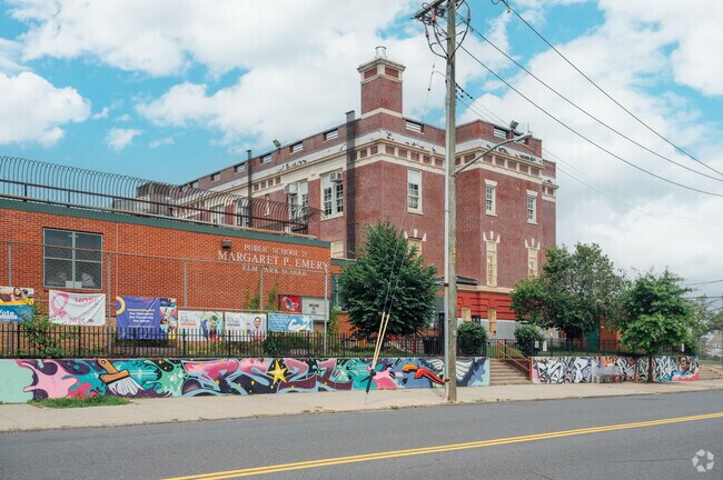 PS 21 is easily accessible via the S44 and S94 MTA bus routes.