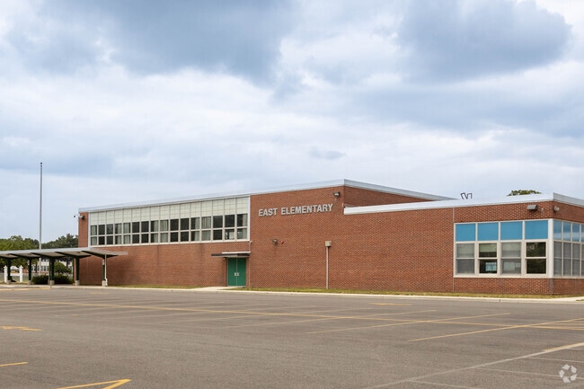 East Elementary School in Brentwood, NY has 484 students in grades PK, K-1.