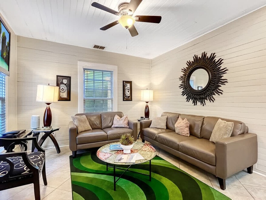 209 W Bolton St unit ID1244818P, Savannah, GA 31401 - photo 1