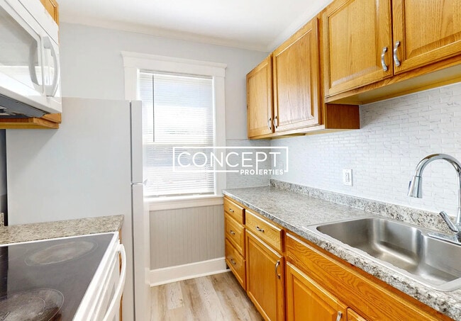 3 Ropes St unit 2, Salem, MA 01970 - photo 3