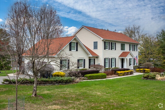 Union Township homes with four-plus bedrooms often list between $600K and $1.3 million.