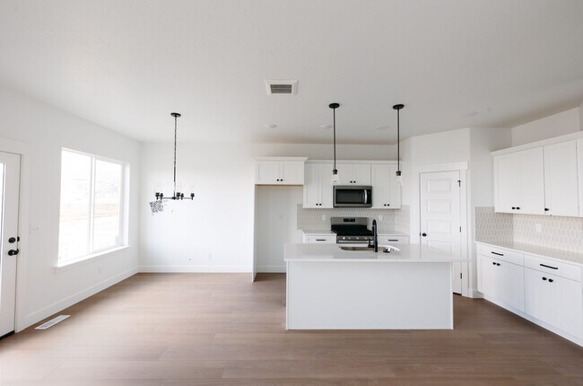 838 N Pugh Ln unit Lot 928, Saratoga Springs, UT 84045 - photo 3