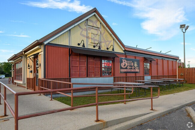 Bill's Bar-B-Cue is in walking distance of Impact and offers up Southern style comfort foods.