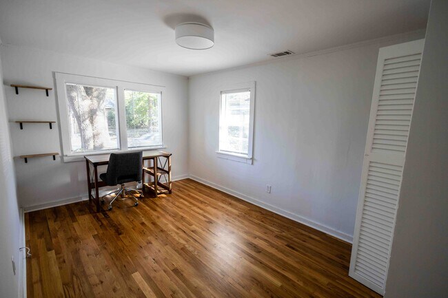 731 E 34th St, Savannah, GA 31401 - photo 5