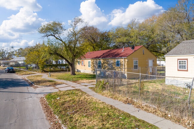 Many of the Hilltop homes have sidewalks running along the front yards.