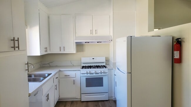 204 E Broadway unit D, San Gabriel, CA 91776 - photo 3