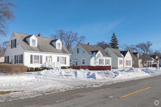 Most of the Cape Cod homes in Roosevelt Park tend to be grouped together.