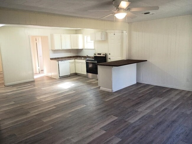 1558 N Fletcher, Jasper, TX 75951 - photo 2