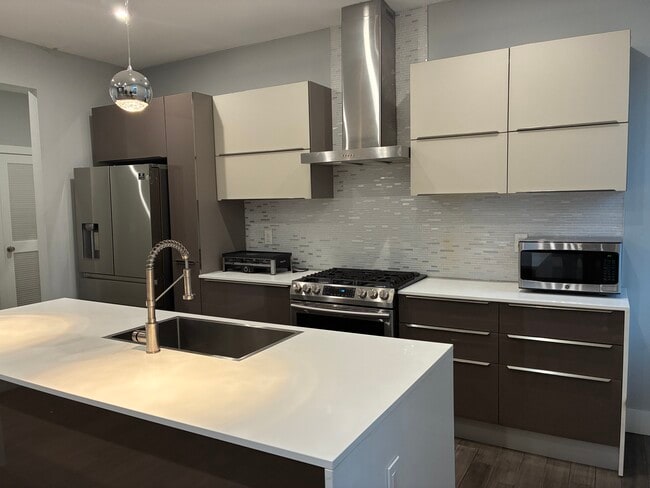 100 Oak St unit 3, Weehawken, NJ 07086 - photo 4