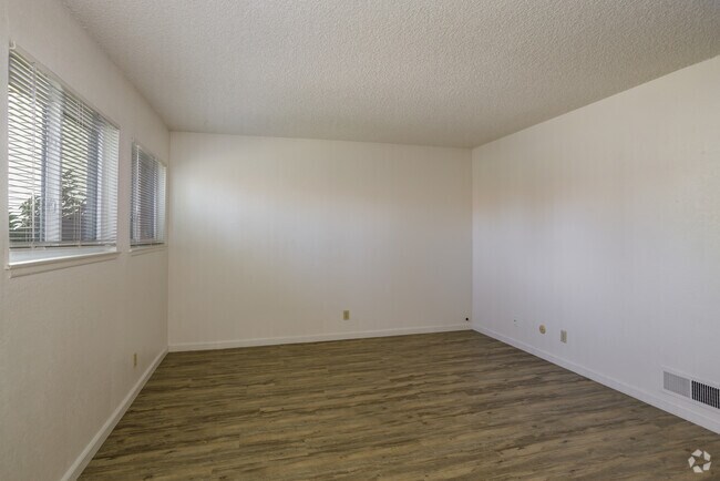 2BR, 1BA - 844SF