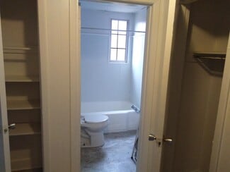 1028 E 5th St Unit 1-2, Alton, IL 62002