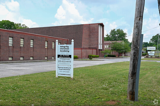 Integrity Christian Academy has 6 full time teachers.