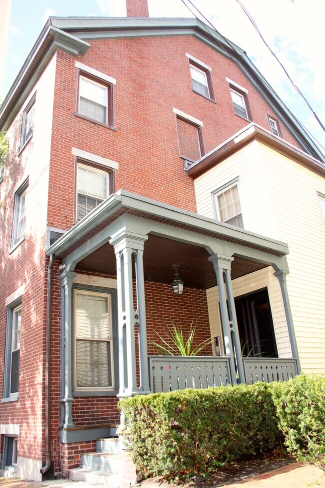 147 Pearl St Unit 7, Portland, ME 04101