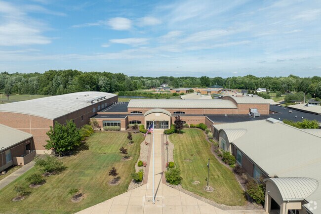 Labrae Schools feature a large sports complex.