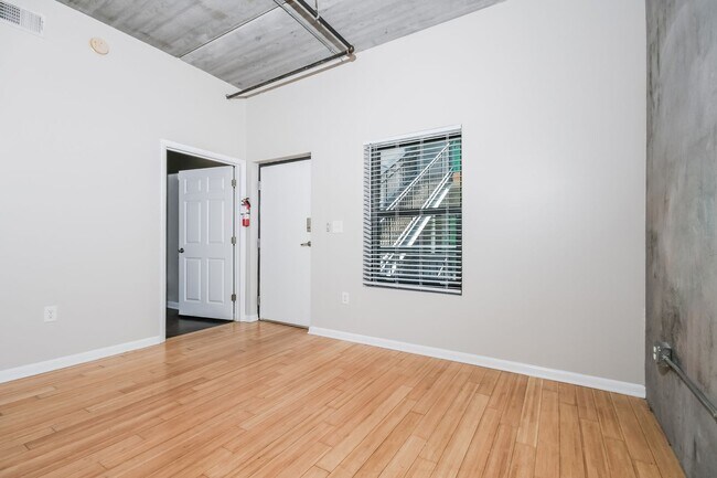 Bldg 100, Charleston, SC 29403 - photo 5