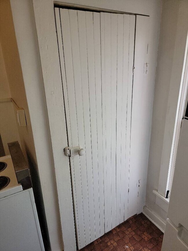 547 Niagara St unit B, Eau Claire, WI 54703 - photo 5