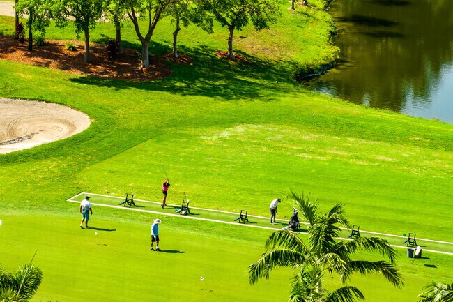 Pembroke Lakes golf course sits in the heart of Pembroke Lakes.