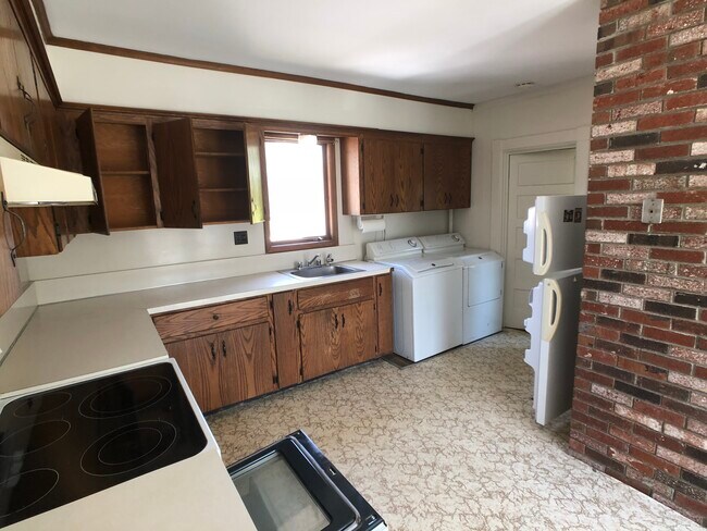 258 Brunswick St unit B, Old Town, ME 04468 - photo 7