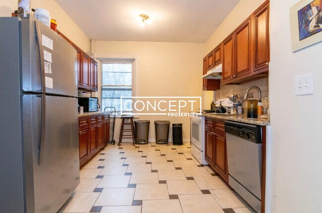 18 Euston St unit 1, Brookline, MA 02446 - photo 2