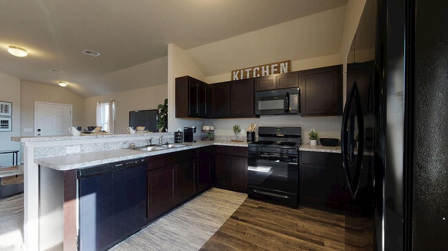 10005 SW 38th St, Mustang, OK 73064 - photo 3