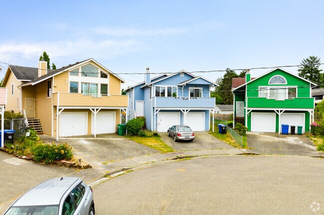 Cul-de-sacs and colorful homes are common across Dunlap's streets.