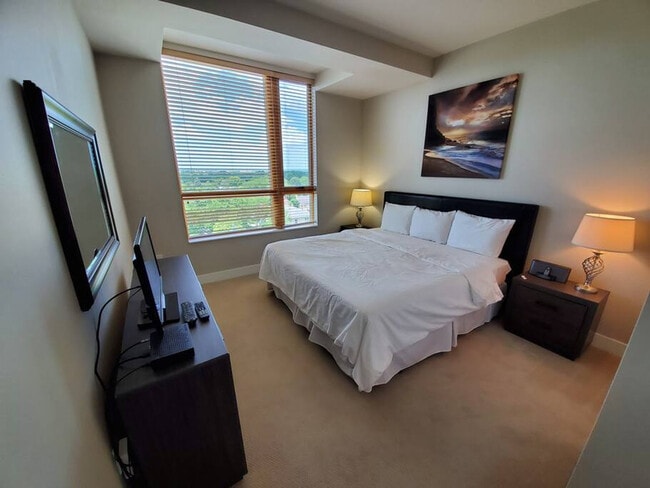 1813 E Jarvis St unit ID1073577P, Shorewood, WI 53211 - photo 7