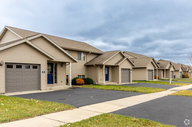 A row of Townhomes in the University Park neighborhood of Mankato, MN.