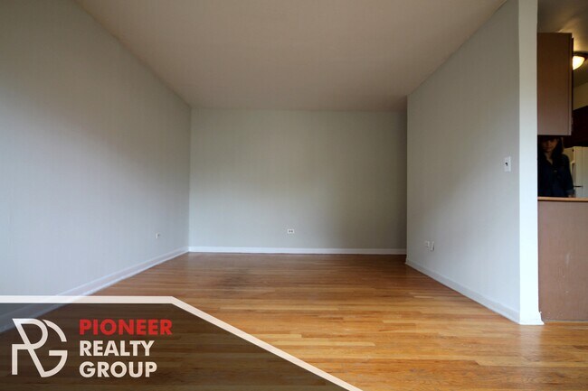 502 W Briar Place unit 510-504, Chicago, IL 60657 - photo 4