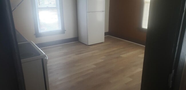 1105 W Main St unit 2nd floor, Collinsville, IL 62234 - photo 5