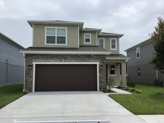 921 Walden Pond Dr, Plant City, FL 33563