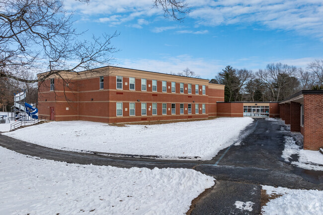 Wolf Swamp Road School receives an overall grade of A from Niche.